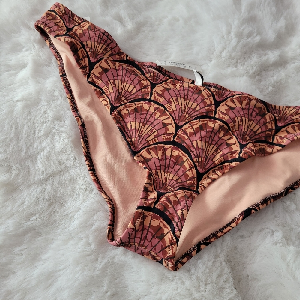 đMADEWELL SECOND WAVE CURVED-WAIST BIKINI BOTTOM IN PAINTED SEASHELLS XX - Picture 6 of 7